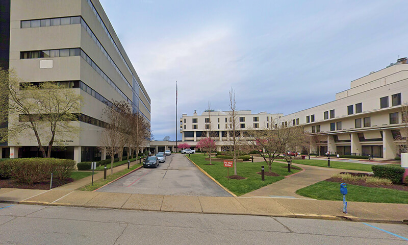 Exterior view of the Retina Consultants, PLLC location in Charleston, WV.